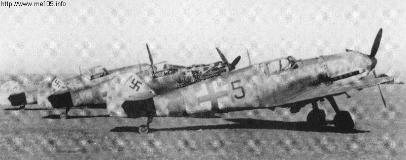Bf 109 E, Deutschland, schwarze 5, Dieses Foto wurde im Mai 1944 auf dem Fliegerhorst Steuerwald Hildesheim aufg…