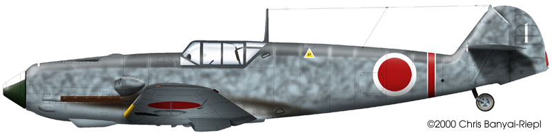 Bf 109 E-7, Japan, weisse 1, Auf den Fotos von der Maschine ist keine Rückenpanzerung erkennbar.