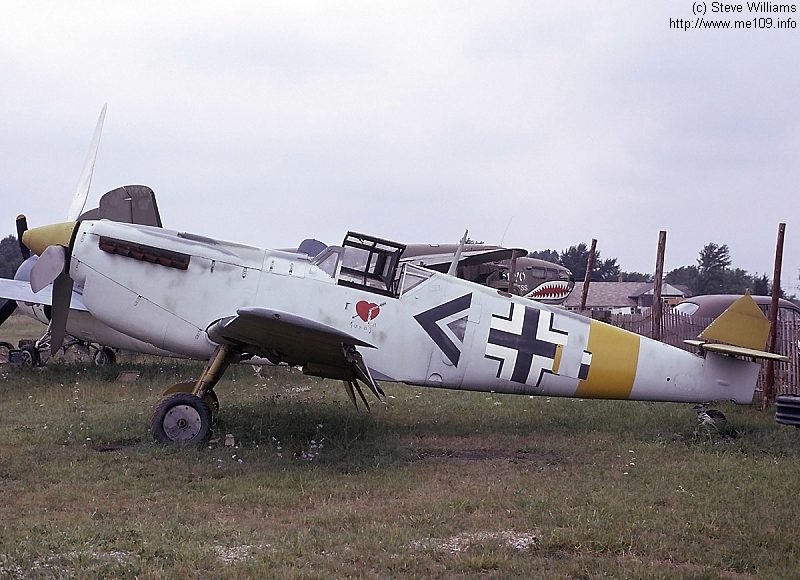 Hispano Aviacion H.A. 1112 M-1-L, Deutschland, Winkel Dreieck, W.Nr. 194, Mundelein (USA), Das Foto soll am 02.08.1974 im "Earl Reinerts Victory Air Museum" in Mundelei…