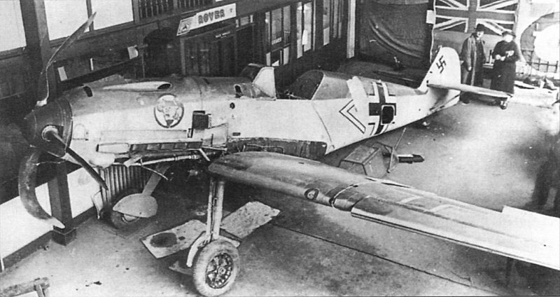 Bf 109 E-4, Oblt. Günther Bode, Jagdgeschwader 27, I. Gruppe, Stab, Deutschland, Winkel, W.Nr. 1 394, Ashford (England), Der Oberleutnant Bode (oder Bock?) wurde am 09.09.1940 bei Mayfield/Sussex mi…