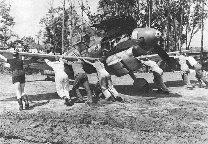 Bf 109 F-2, Hptm. Dietrich Hrabak, Jagdgeschwader 54, II. Gruppe, Stab, Deutschland, Winkel Dreieck