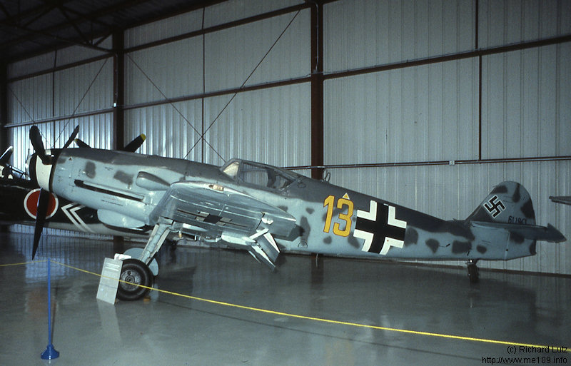 Bf 109 G-10/U4, Deutschland, gelbe 13, W.Nr. 611 943, Chino (USA), Das Foto wurde im Dezember 1982 im Planes of Fame Museum in Chino aufgenommen.
