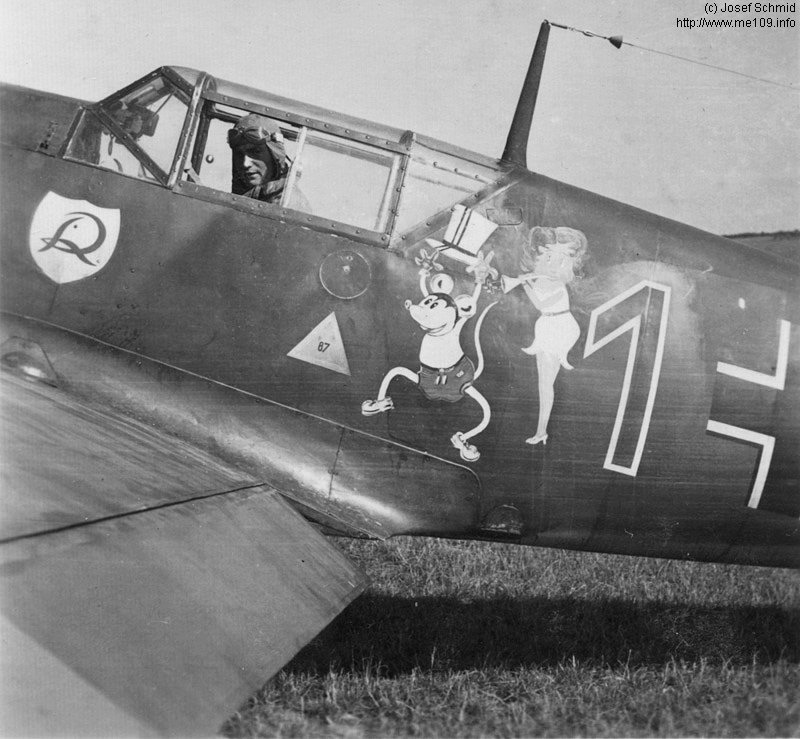 Bf 109 B-2, Uffz. Michael Schmid, Deutschland, rote 1, Nach einen Flugbucheintrag könnte das Foto am 30.06.1939 entstanden sein. Der…
