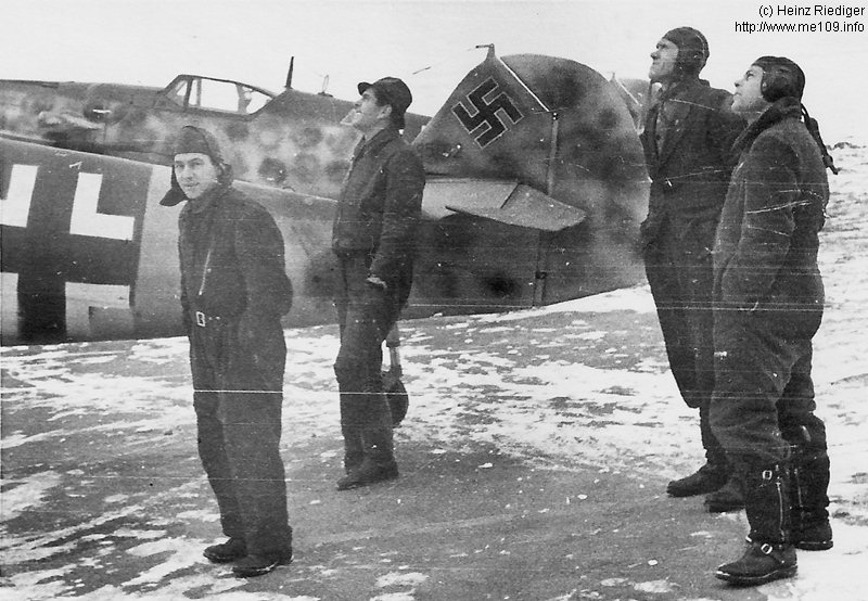 Bf 109 G-14, Deutschland, keine, W.Nr. 785 102, Wertheim (Deutschland), RLM Abnahme, Wertheim Januar 1945.

Eine [version]g14[/version] mit FuG 16 …