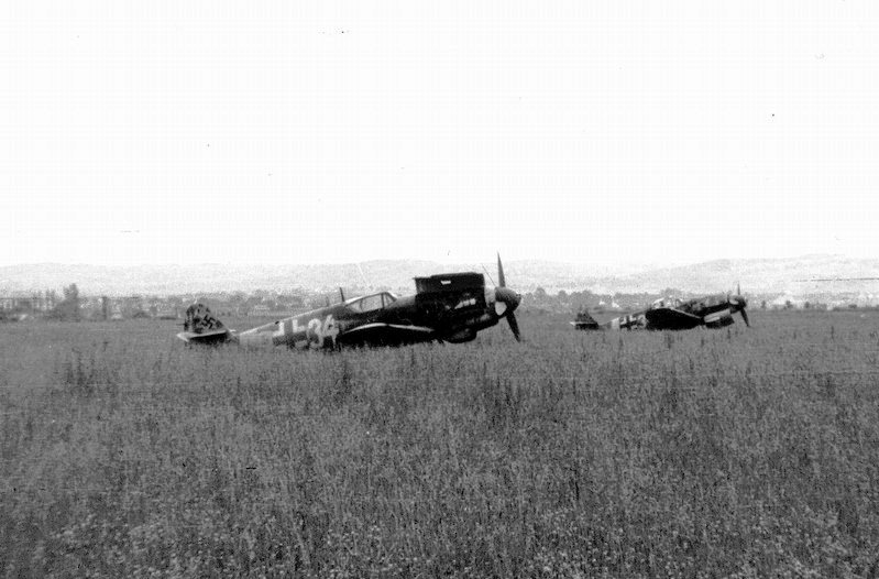 Bf 109 G, Deutschland, gelbe 34, České Budějovice (Budweis) (Tschechoslowakei), Die Aufnahme entstand 1945 nach Kriegsende in Ceske Budovice.