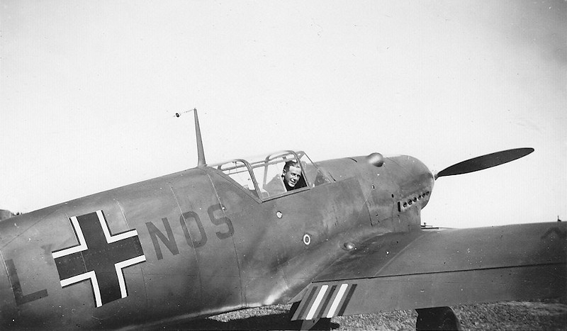 Bf 109 B-2, Luftkreis 6, Lehrstaffel (See) Travemünde, 10. Staffel, Deutschland, 6L-N0S, W.Nr. 354, Beachte, dass auch die Kennung auf der Tragflächenoberseite aufgebracht war.…