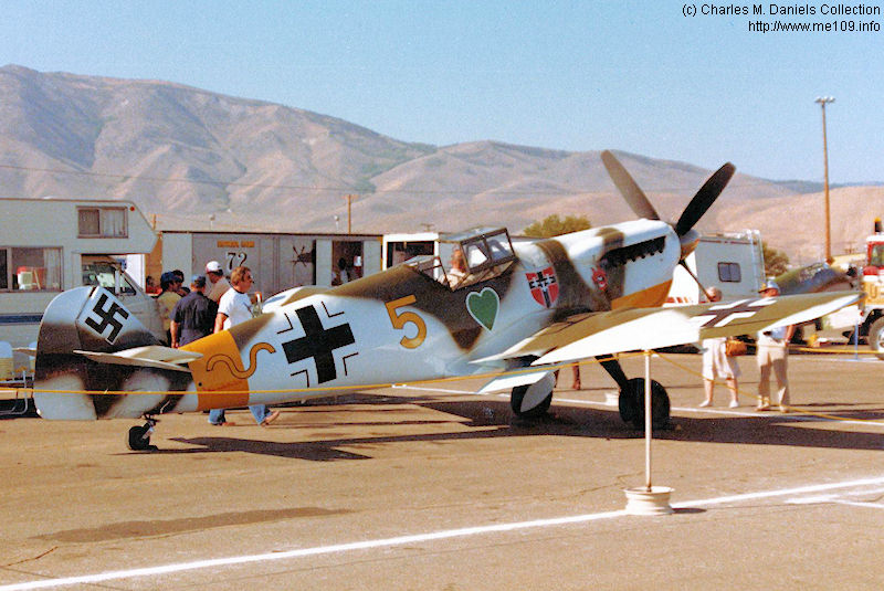 Hispano Aviacion H.A. 1112 M-1-L, Deutschland, gelbe 5, W.Nr. 120, Reno (USA), Das Foto wurde in Reno (USA) 1981 aufgenommen. Die Maschine hatte damals die …