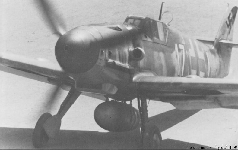Bf 109 G-6/U4, Hptm. Hans-Georg Dippel, Jagdgeschwader 26, III. Gruppe, 9. Staffel, Deutschland, weisse 17, W.Nr. 440 714, Am 08.05.1944 stürzte der Staffelkapitän mit dieser Maschine bei einem Übungs…