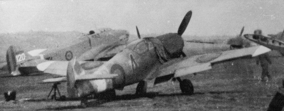 Bf 109 G-6, Rumänien, rote 4, Abgestellte Maschine bei Kriegsende.