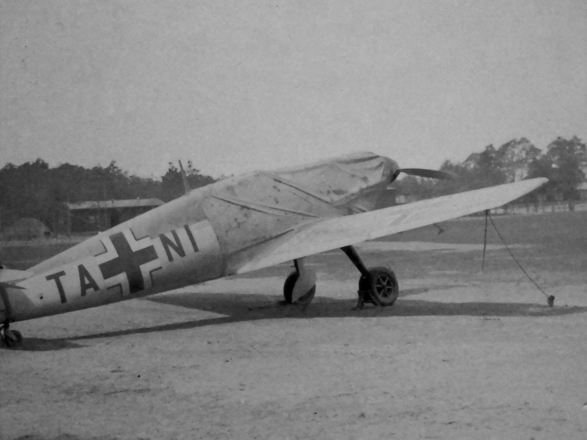 Bf 109 B-2, Deutschland, Stammkennzeichen, Die Version ist eine Vermutung, es ist definitiv eine Jumo-Maschine. Außenbor…