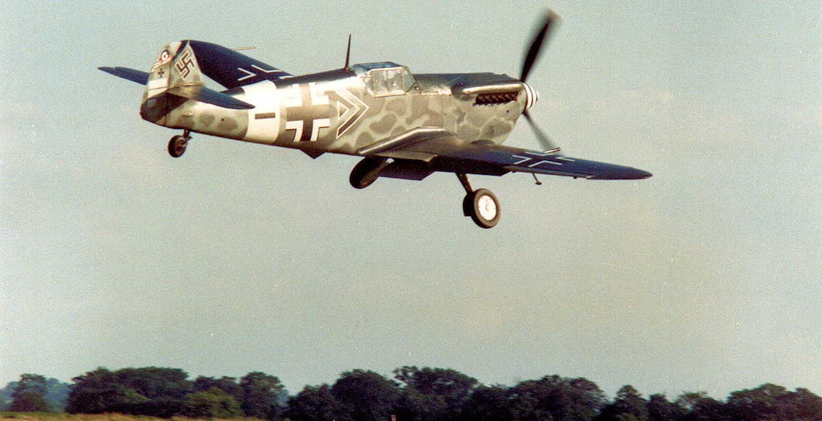 Hispano Aviacion H.A. 1112 M-1-L, Deutschland, Winkel Dreieck, W.Nr. 170, Duxford (England), Das Foto wurde im Sommer 1989 in Duxford (England) bei den Dreharbeiten zu de…