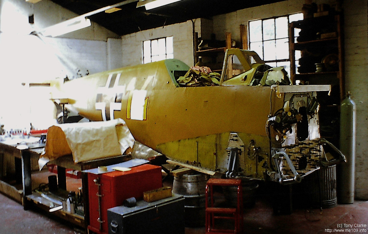 Hispano Aviacion H.A. 1112 M-1-L, Deutschland, gelbe 14, W.Nr. 235, Duxford (England), Das Foto wurde im Juni 1980 in Duxford (England) aufgenommen. Hier sieht man …